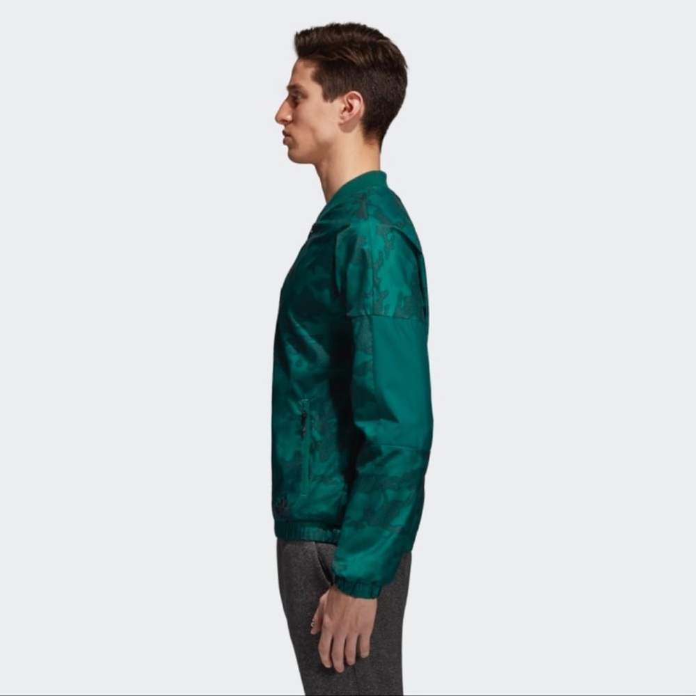 NWT Adidas Woven Lightweight Bomber training Jacket Men’s Small Camo Green black - Picture 4 of 13